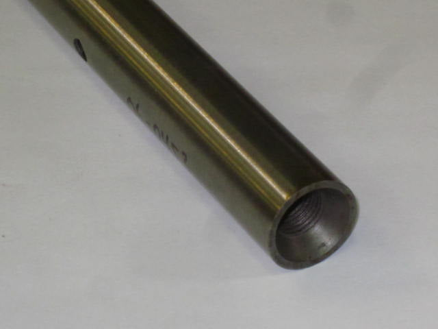 06-0453 swingarm spindle Norton Commando