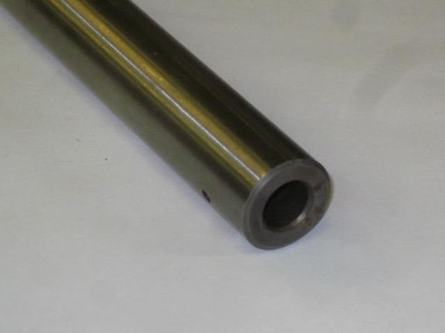 06-0453 swingarm spindle Norton Commando