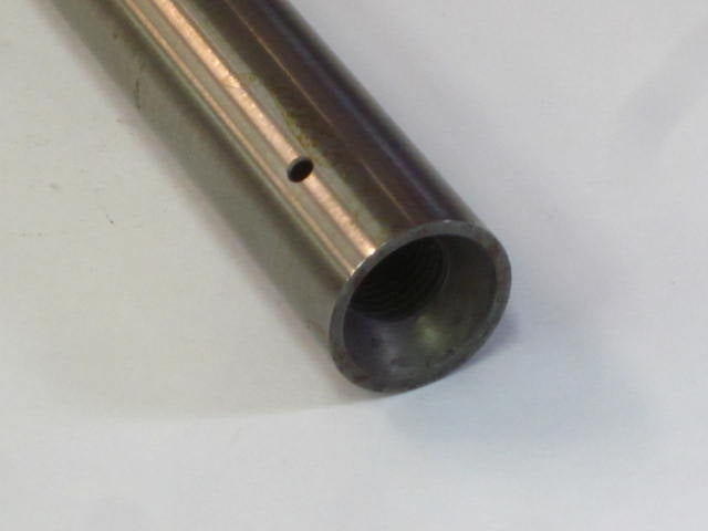 06-0453 swingarm spindle Norton Commando