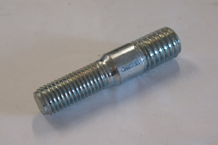 06-2640 Norton cylinder base stud stepped