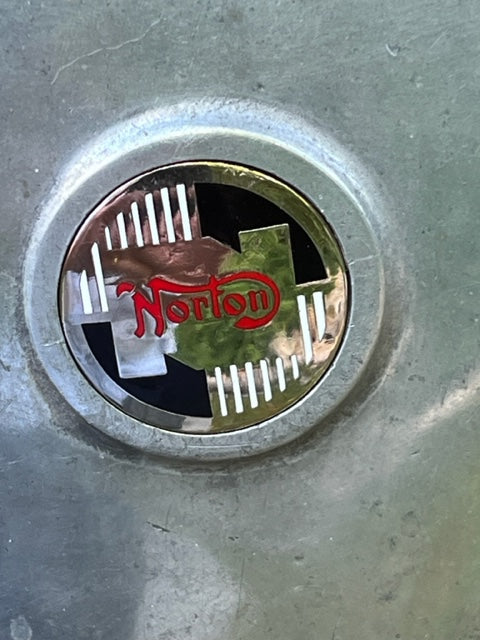 Badge Timing cover Dominator Atlas P11 1 5/16" Norton