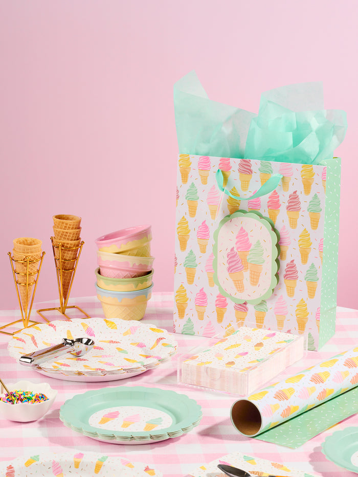 Cool & Creamy Scalloped Beverage Napkins