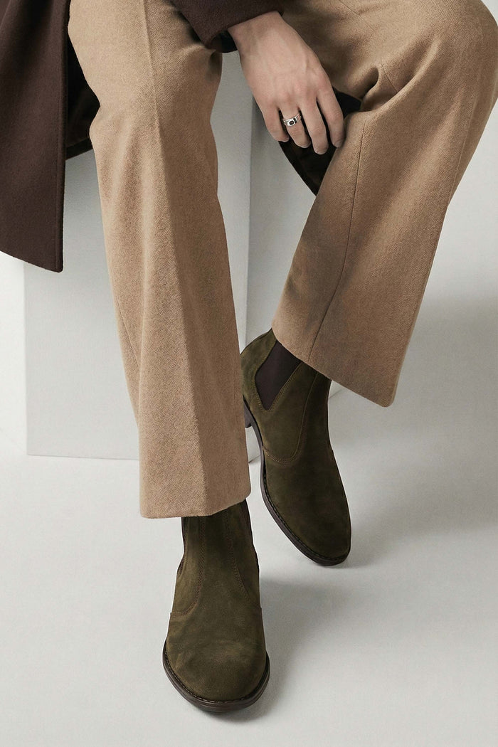 LOGO BOOTS CHELSEA BOOTS