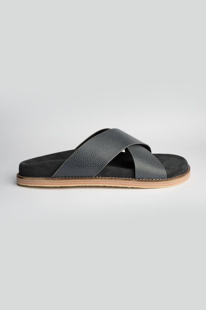 LOGO KINGSMEREON SLIPPER