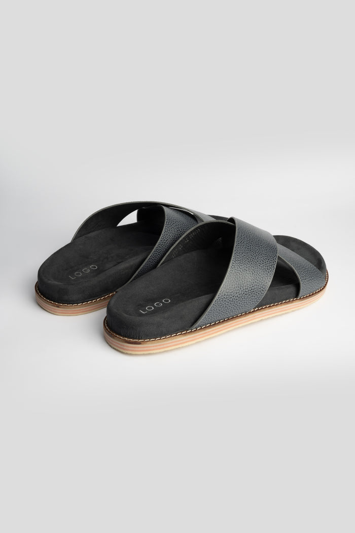 LOGO KINGSMEREON SLIPPER