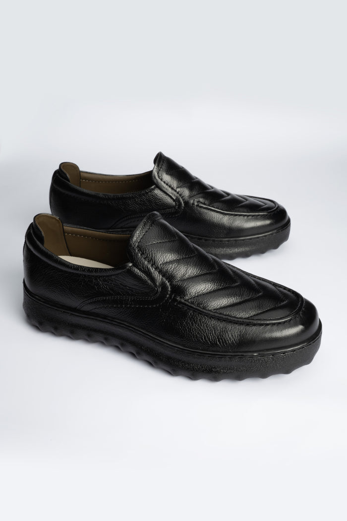LOGO MONTAVELLE SLIP ONS