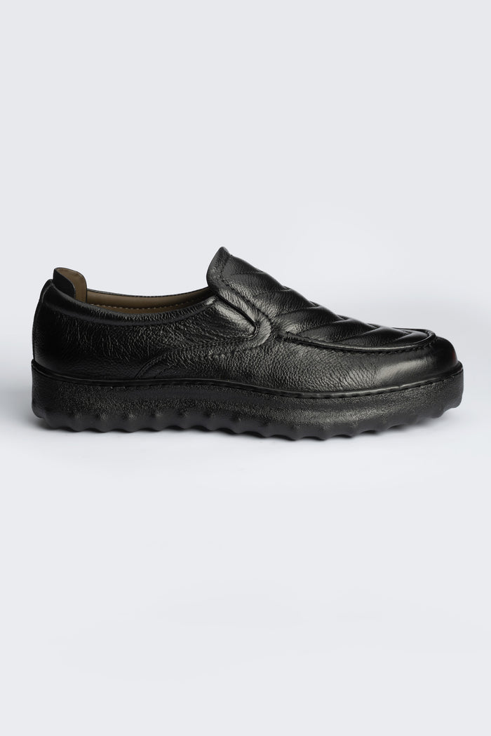 LOGO MONTAVELLE SLIP ONS