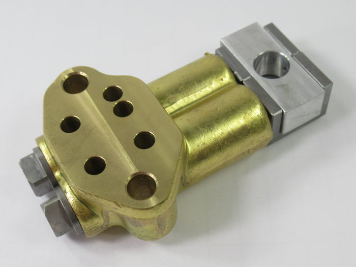 Triumph 70-3072 OIL PUMP Pre-unit 1946 to 1962 650 and 500