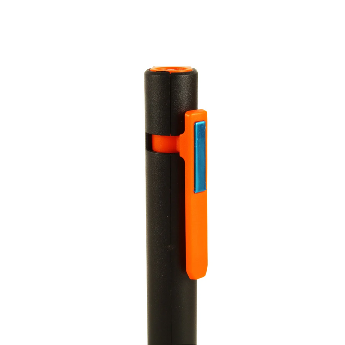 WILDTRAK 2 FUNCTION LED LIGHT W/BATTERIES