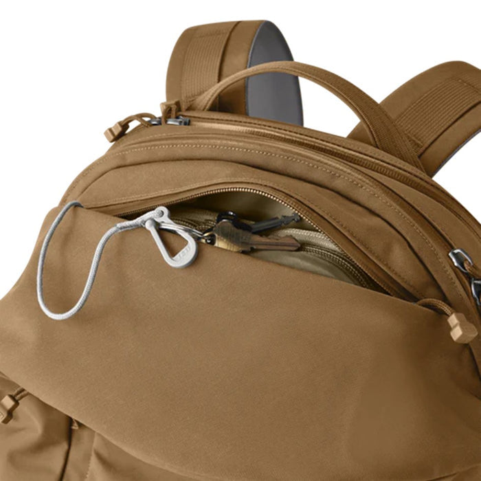 YETI CROSSROADS BACKPACK 27L [CLR:ALPINE BROWN]